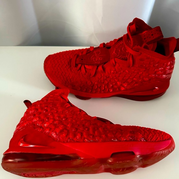 EUC Boys Nike LeBron 17 Red Carpet Tennis Shoes University Red Size 7y
